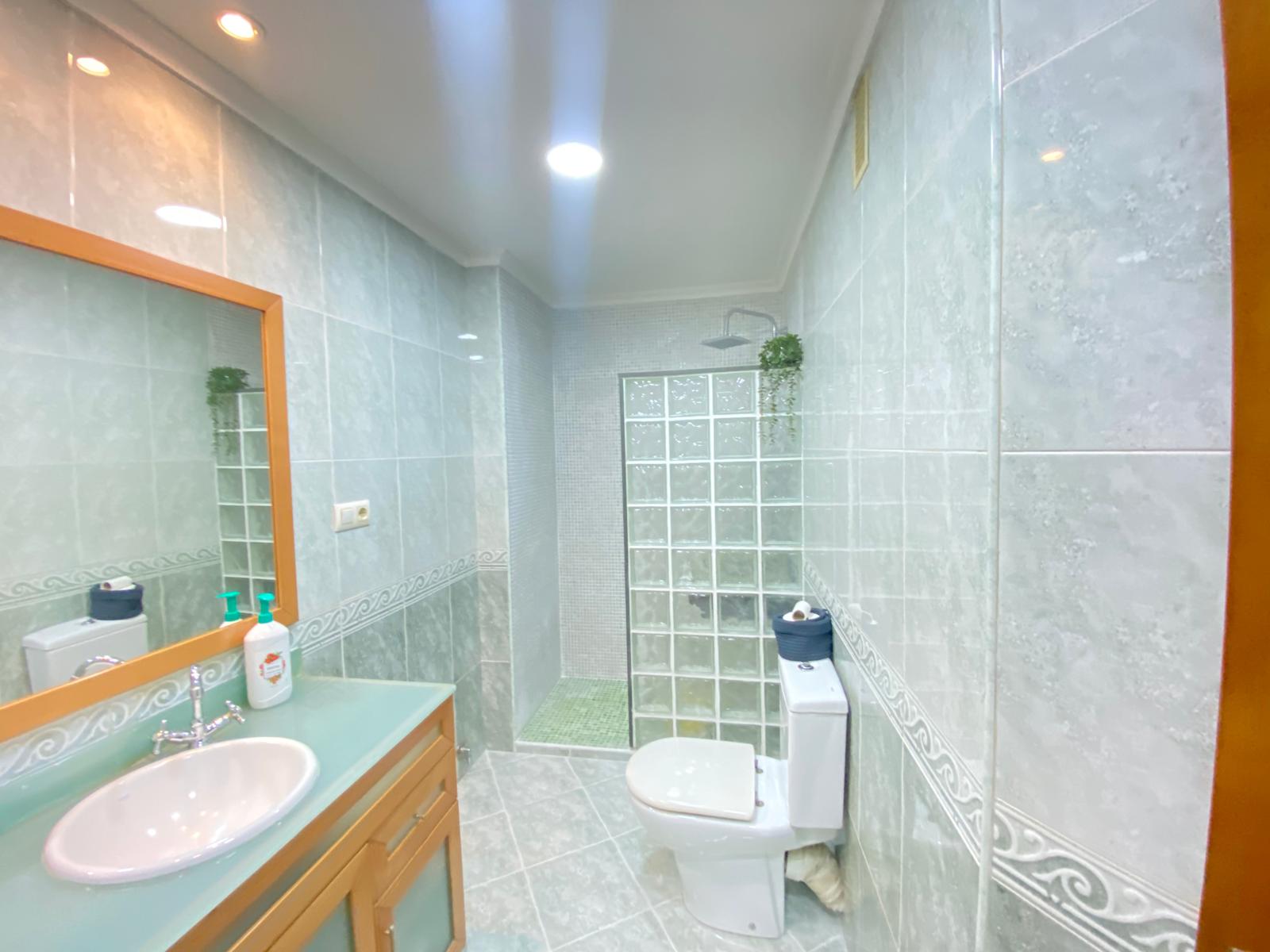 Property 2484 - Image 34